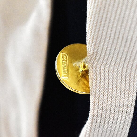 CHANEL Boutique Vintage Navy & Cream Blazer Skirt Suit Set – Gold Buttons - Picture 4 of 14